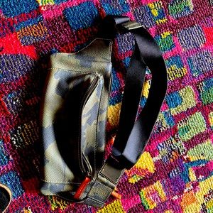 Brand new without tags Roots army Fanny pack